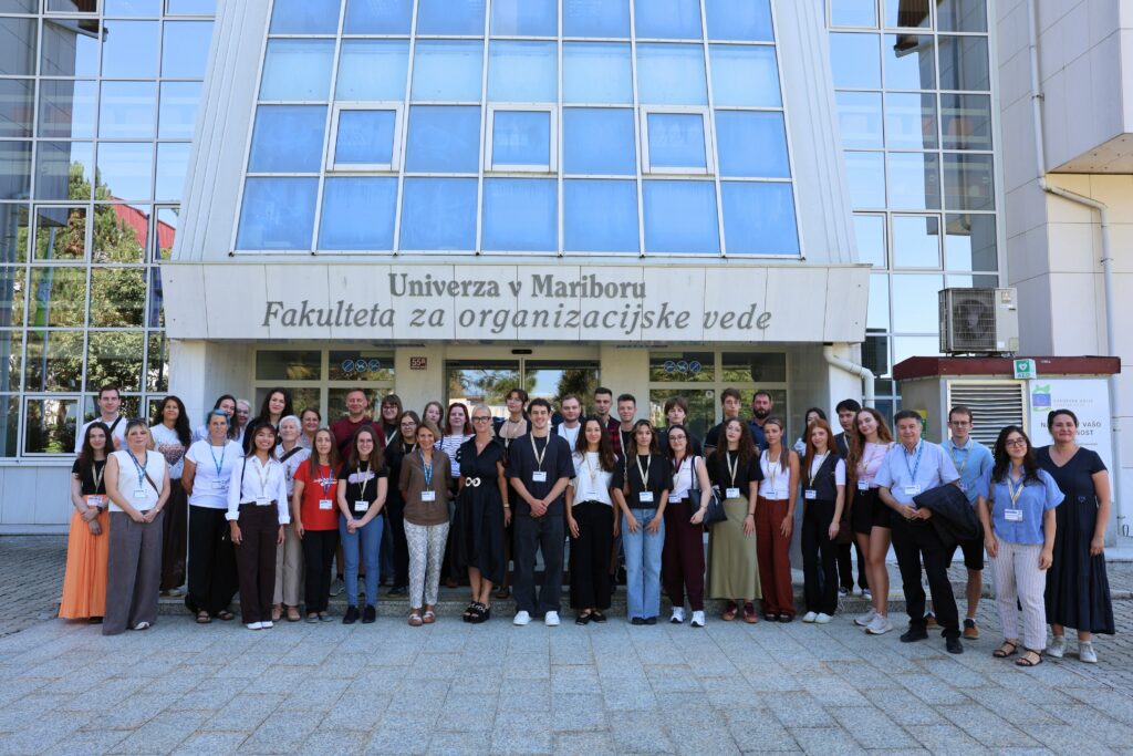 Udeleženci 6. Erasmus+ KIP mednarodne poletne šole »Organization, Management & Society« na Fakulteti za organizacijske vede UM