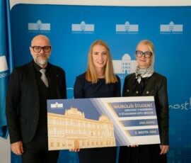 Nagrade sta podelila prof. dr. Dean Korošak, rektor Univerze v Mariboru in prorektor za študentska vprašanja Dejan Gavrić